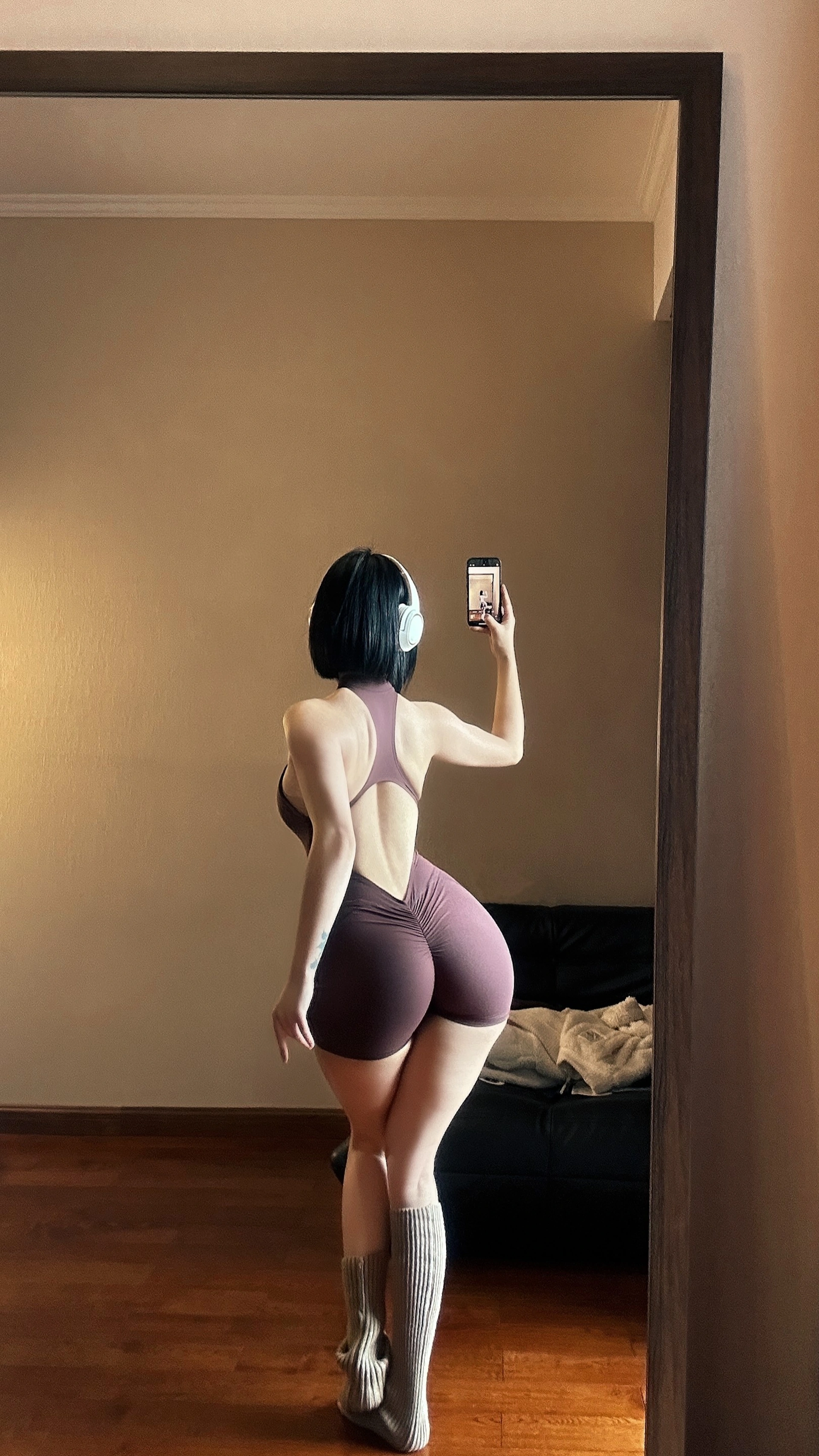 俏妞qiaoniuTT – NO.116 超短瑜伽 2